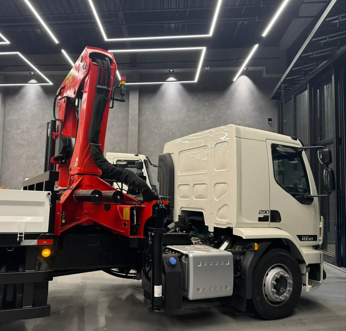 VOLVO VM 290 LX 2027 MD 480 + GUINCHO